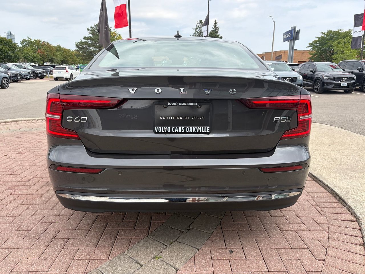 2023 Volvo S60 PLUS BRIGHT THEME-13