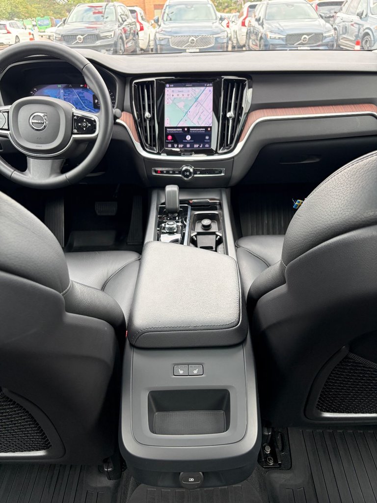 2023 Volvo S60 PLUS BRIGHT THEME-8