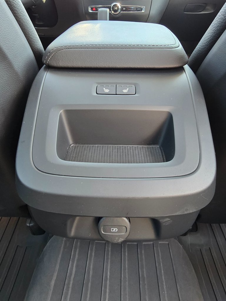 2024 Volvo S60 PLUS DARK THEME-19