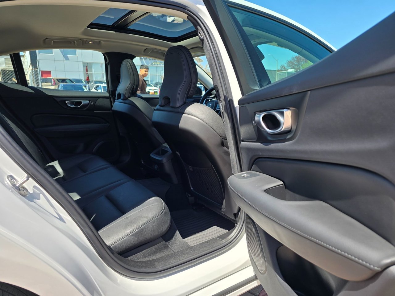 2024 Volvo S60 PLUS DARK THEME-16