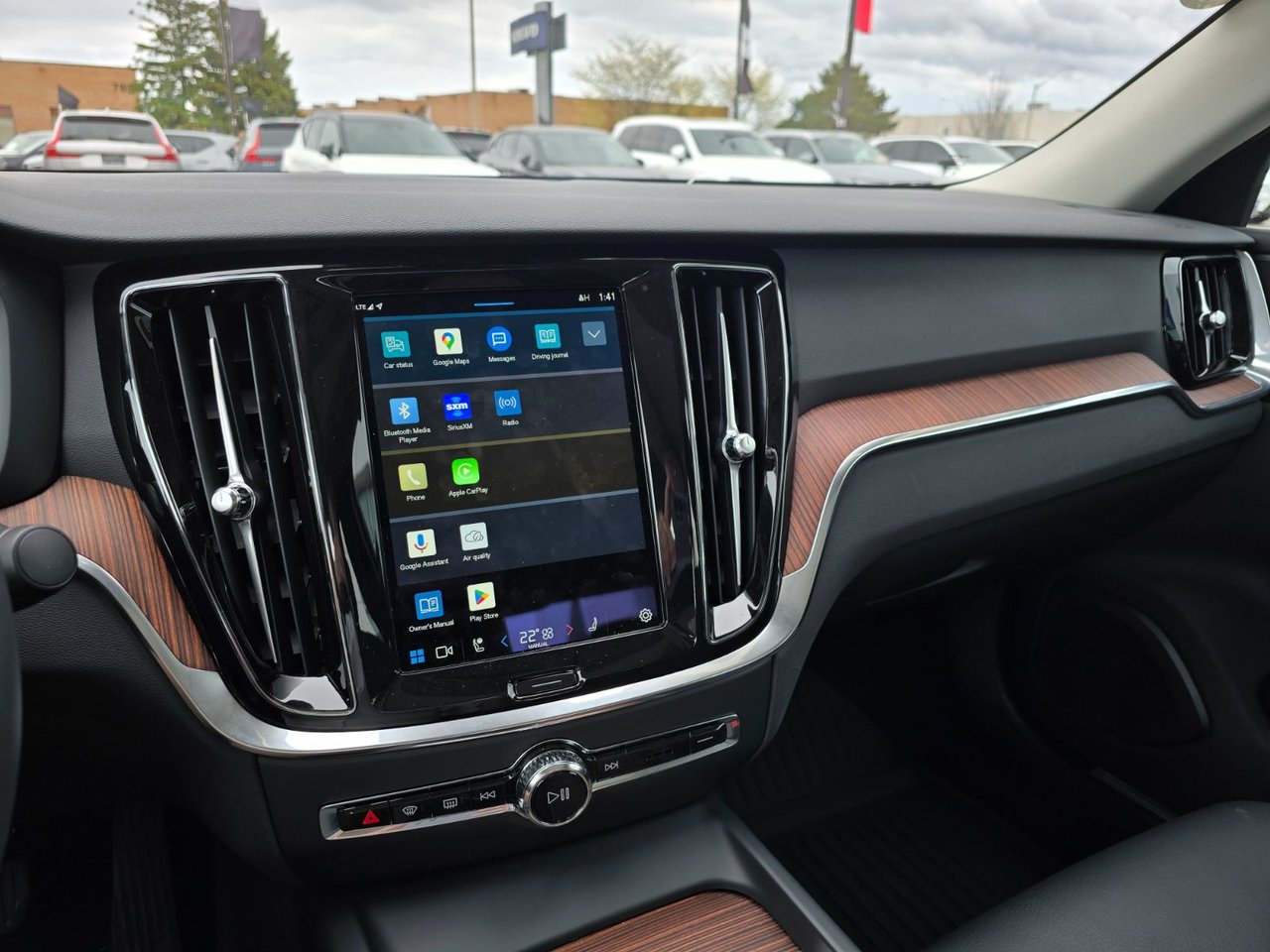 2024 Volvo S60 PLUS DARK THEME-25