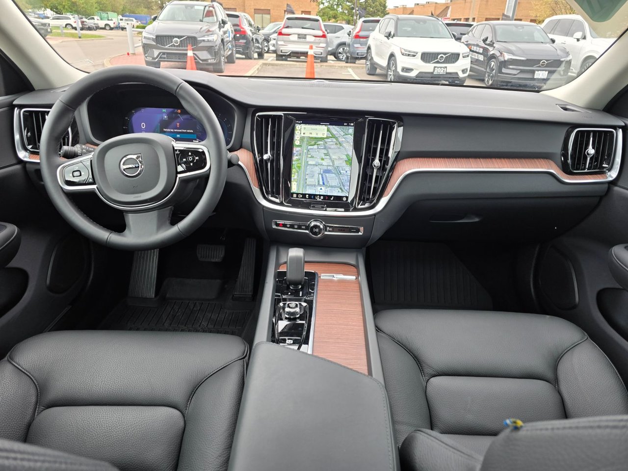2024 Volvo S60 PLUS DARK THEME-4