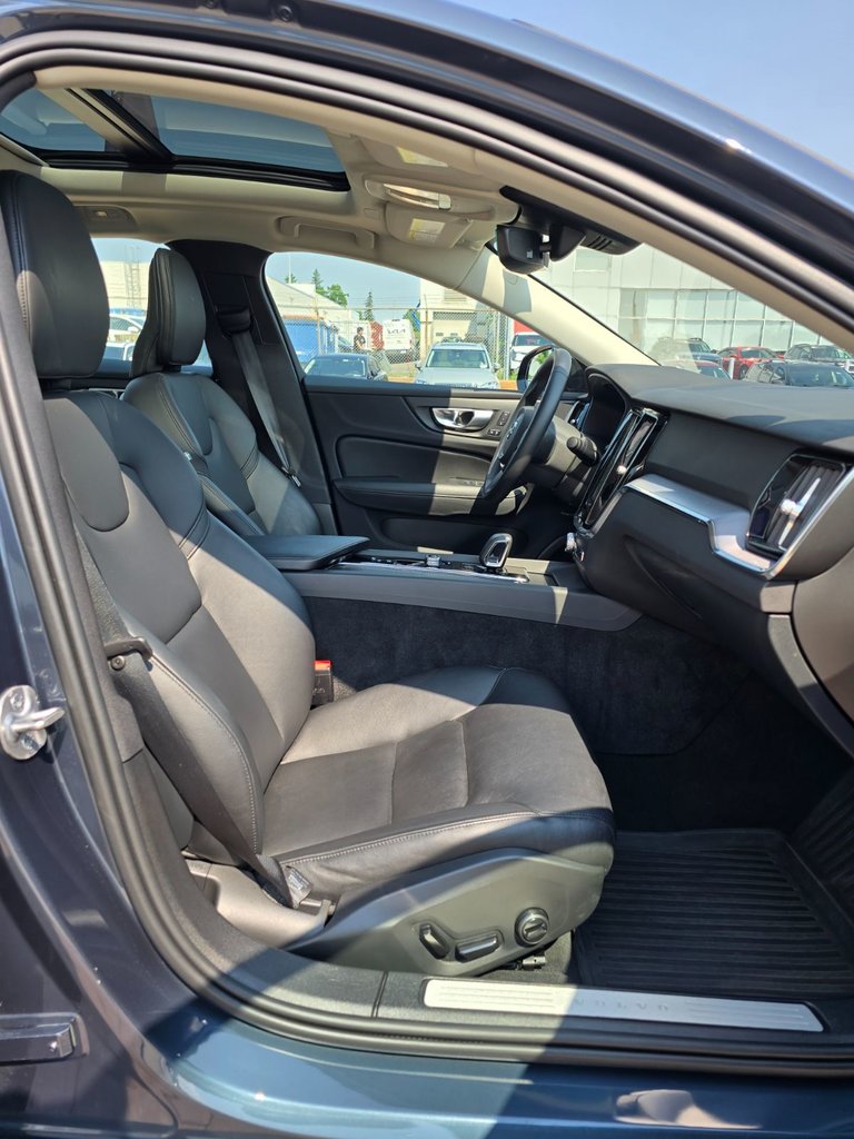 2024 Volvo S60 CORE DARK THEME-22