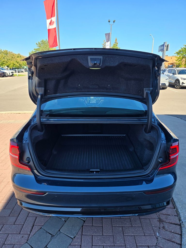 2024 Volvo S60 PLUS DARK THEME-14