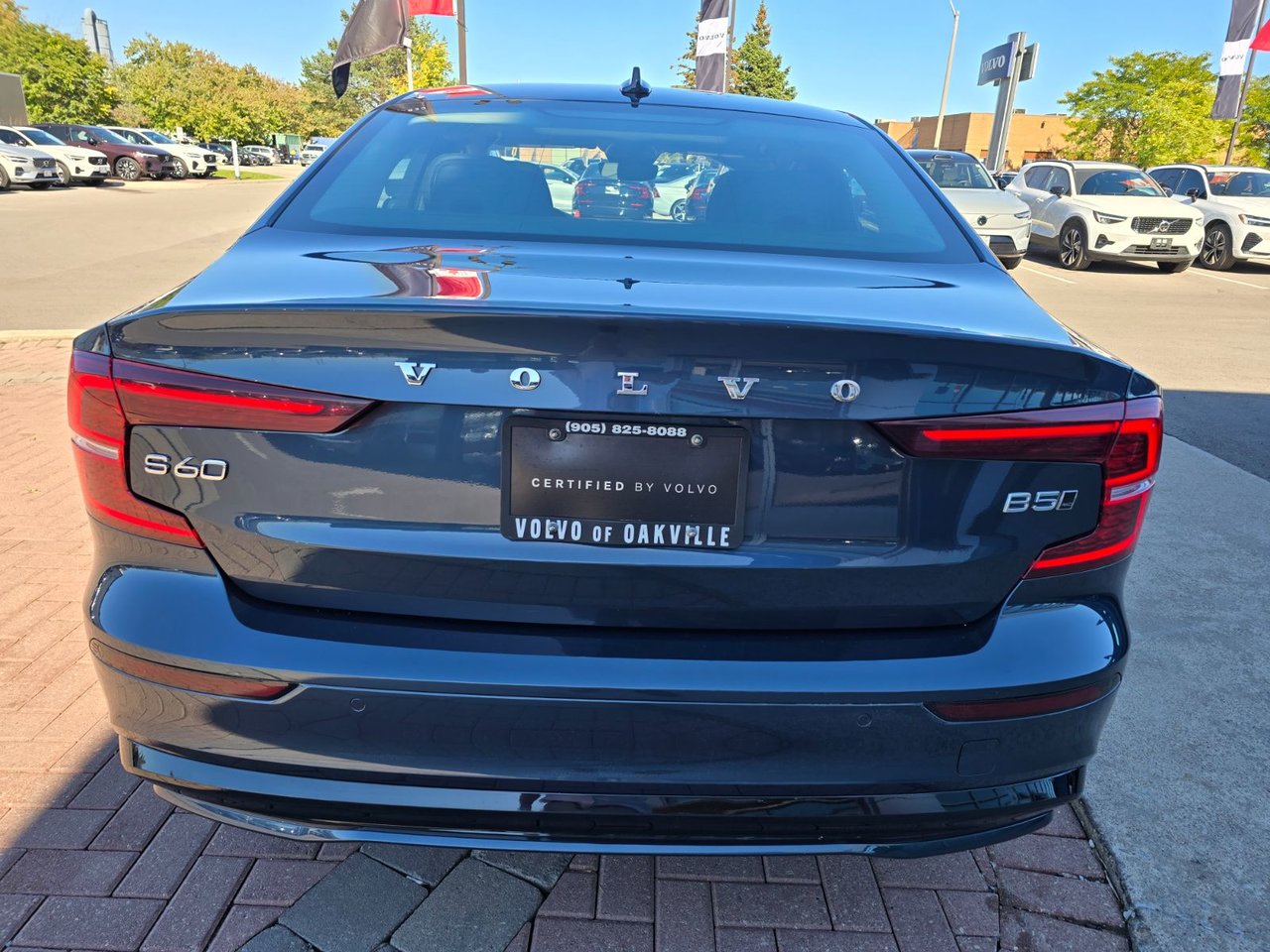 2024 Volvo S60 PLUS DARK THEME-12