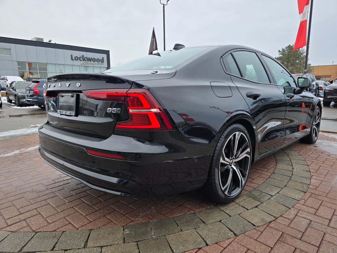 2024 Volvo S60 PLUS DARK THEME-13