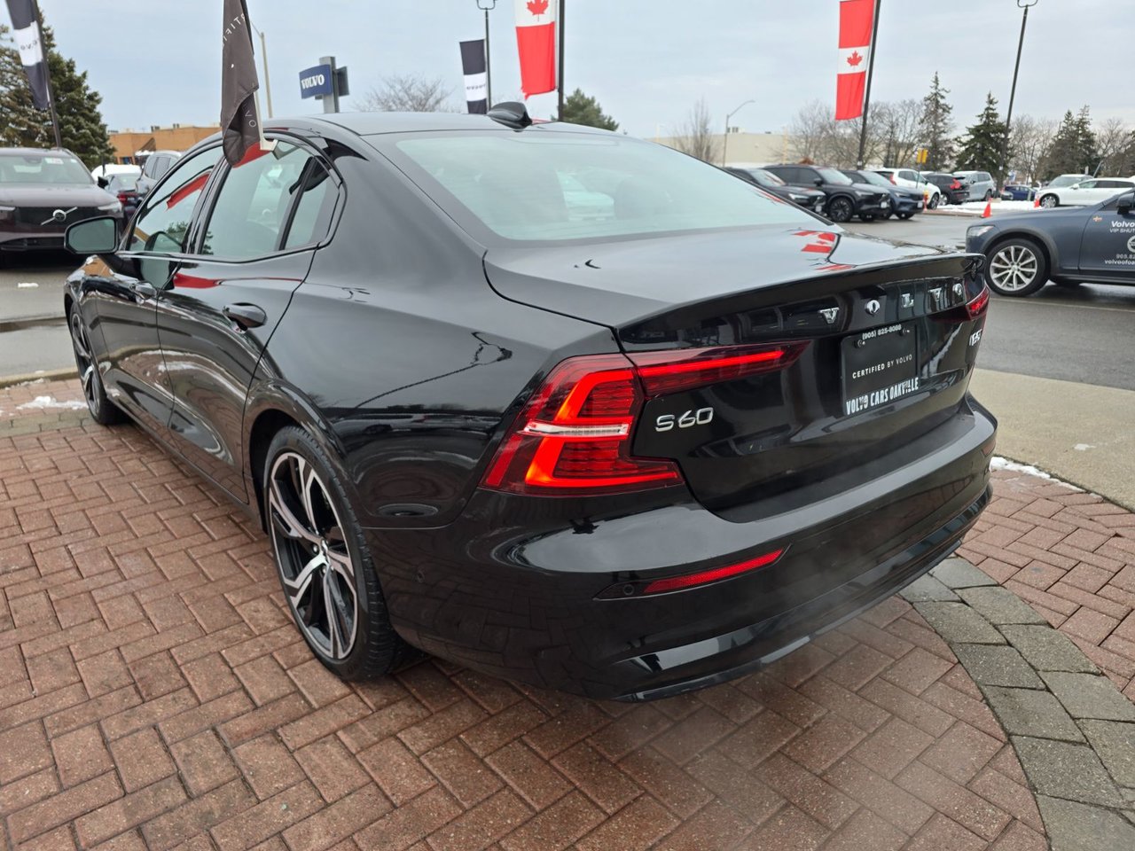 2024 Volvo S60 PLUS DARK THEME-9