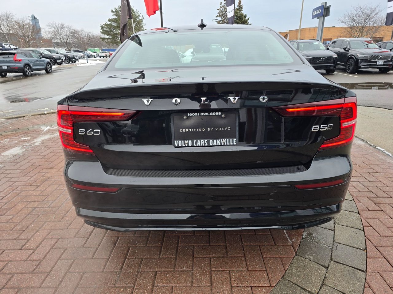 2024 Volvo S60 PLUS DARK THEME-11