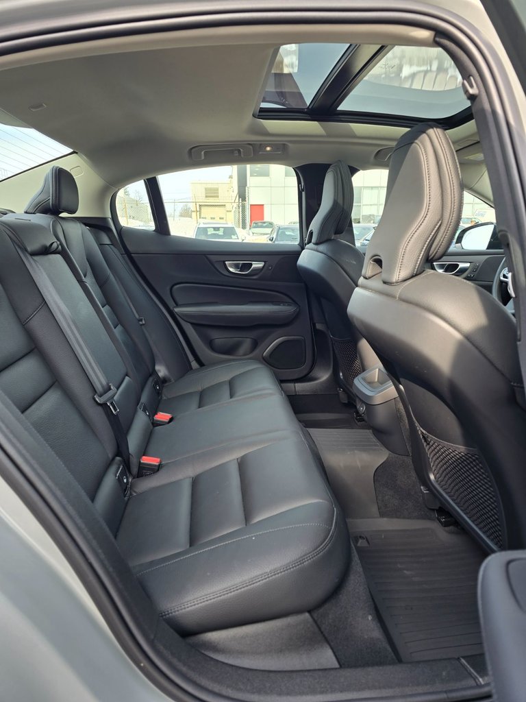2024 Volvo S60 PLUS DARK THEME-17