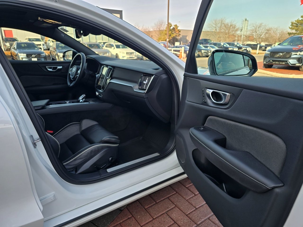2024 Volvo S60 PLUS BLACK EDITION-21