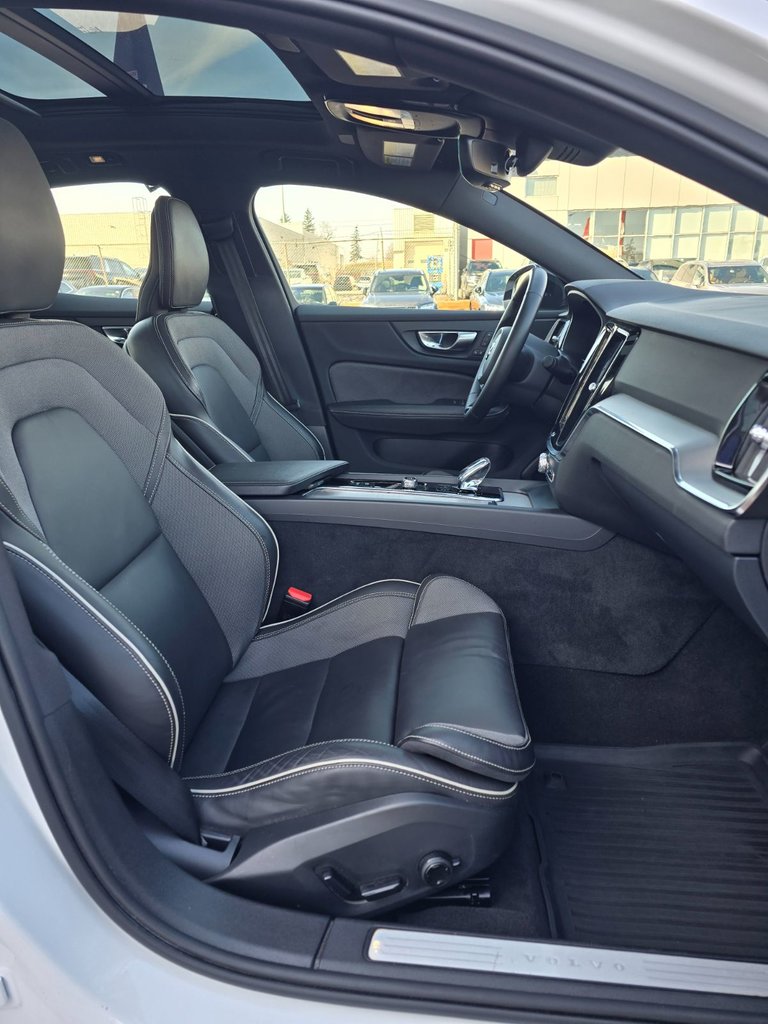 2024 Volvo S60 PLUS BLACK EDITION-22