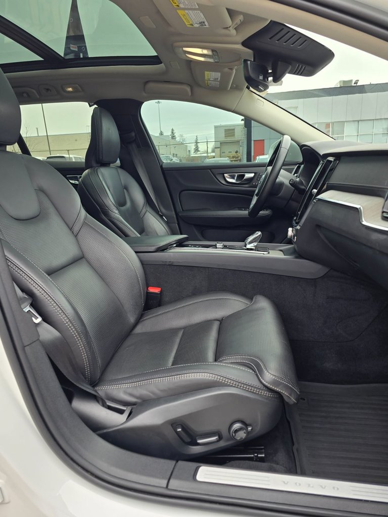 2023 Volvo V60 CROSS COUNTRY ULTIMATE-23