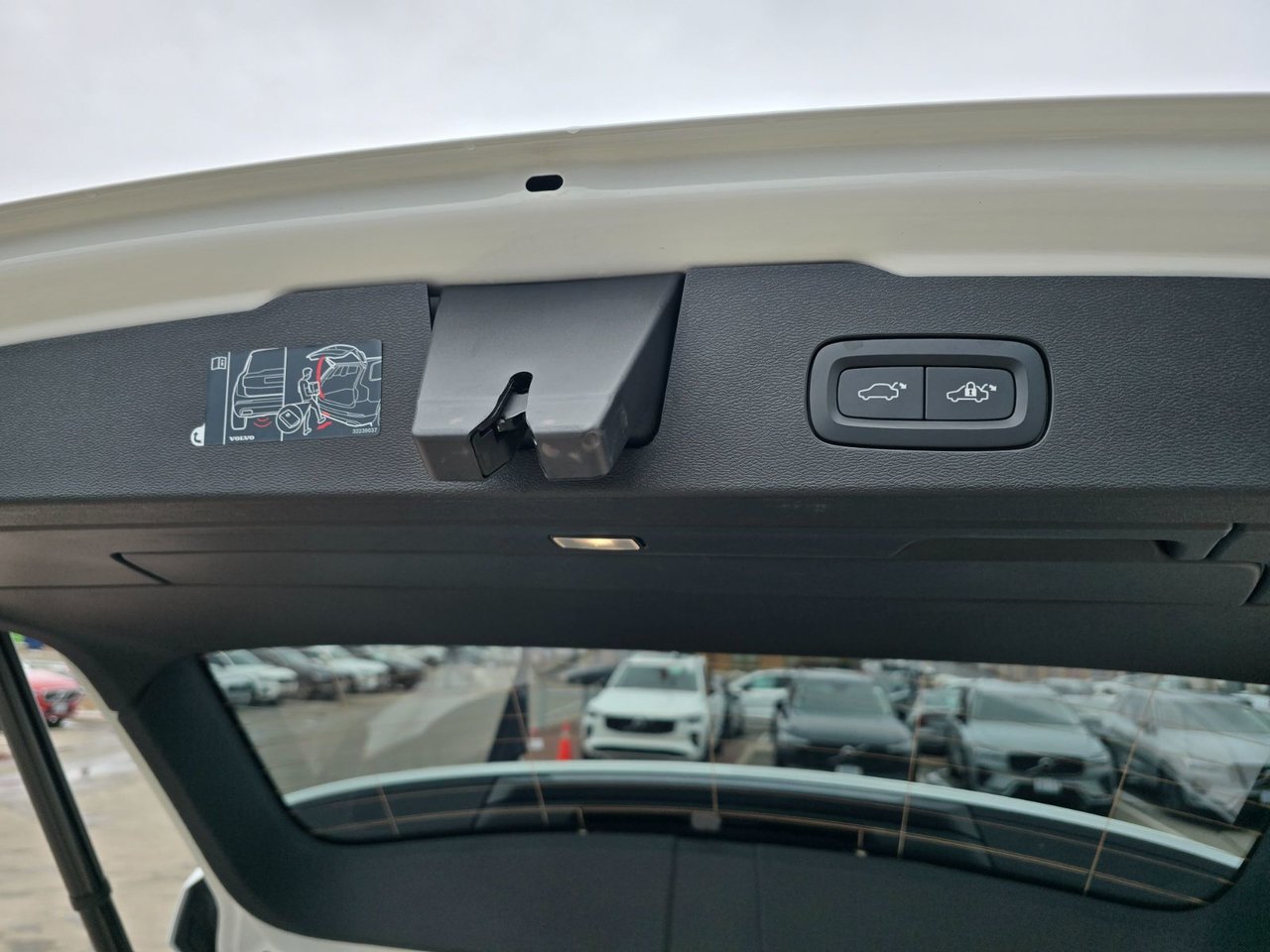 2023 Volvo V60 CROSS COUNTRY ULTIMATE-16