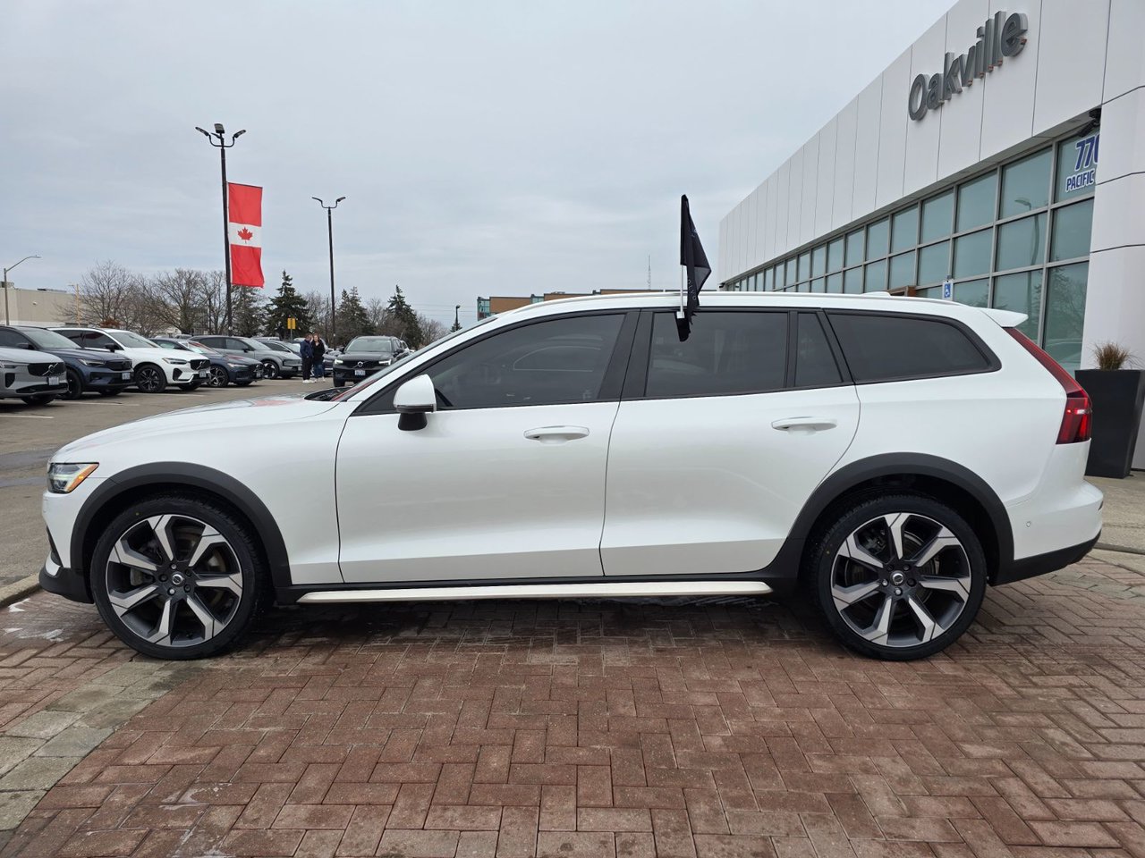 2023 Volvo V60 CROSS COUNTRY ULTIMATE-9
