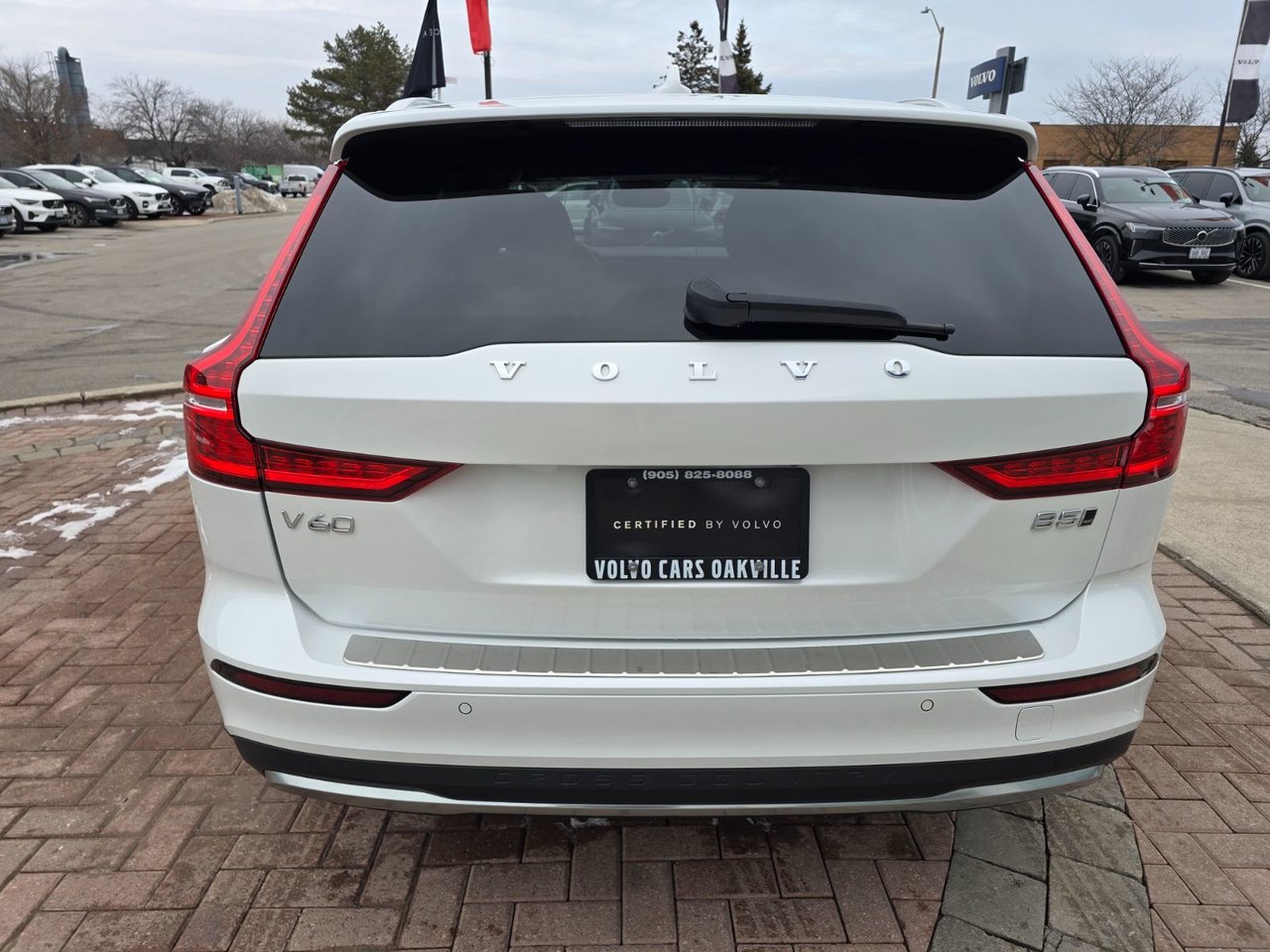 2023 Volvo V60 CROSS COUNTRY ULTIMATE-13