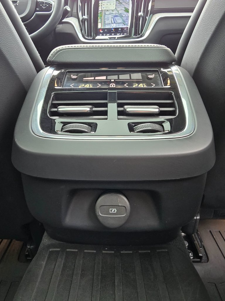 2023 Volvo V60 CROSS COUNTRY ULTIMATE-20