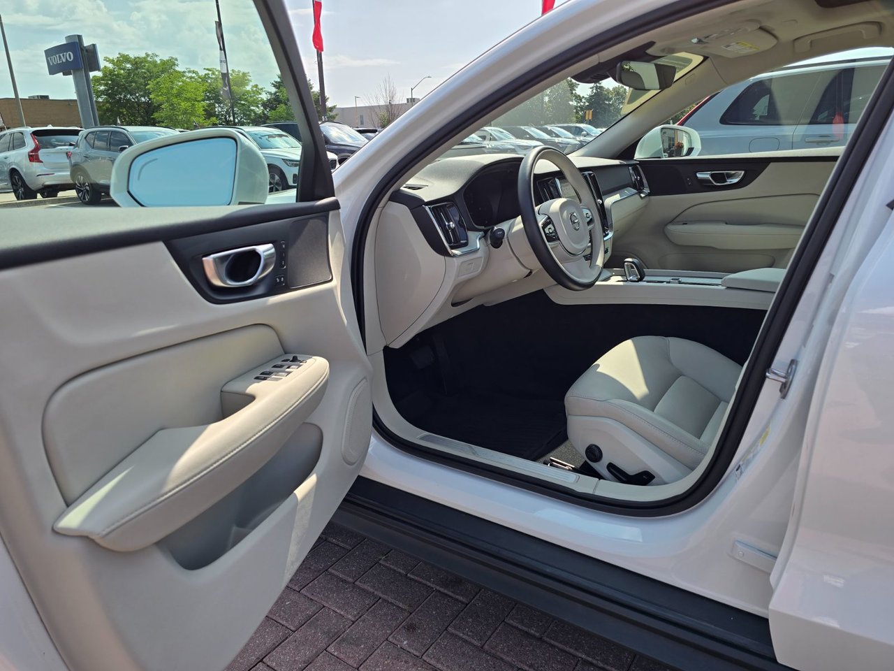 2025 Volvo V60 CROSS COUNTRY PLUS-12