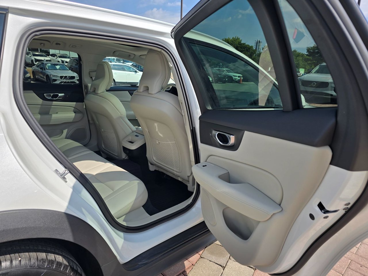 2025 Volvo V60 CROSS COUNTRY PLUS-18