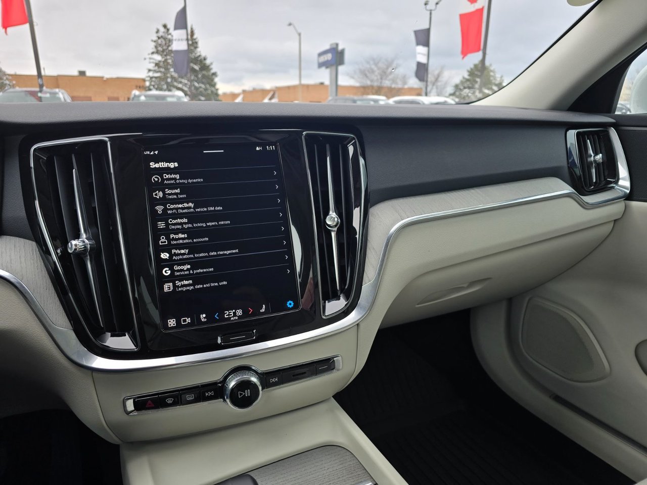 2025 Volvo V60 CROSS COUNTRY PLUS-27
