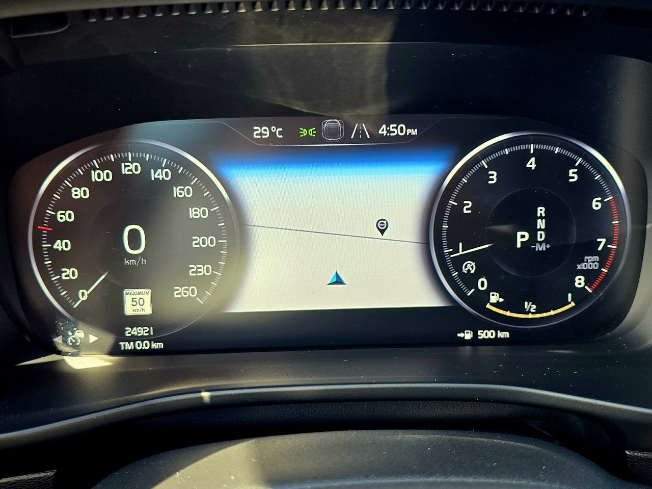 2022 Volvo XC40 MOMENTUM-1
