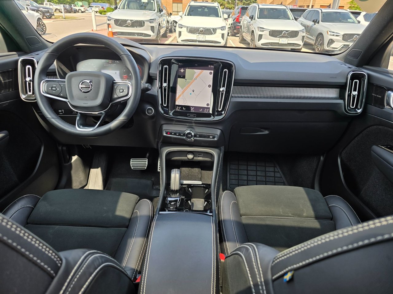 2022 Volvo XC40 R-DESIGN-4