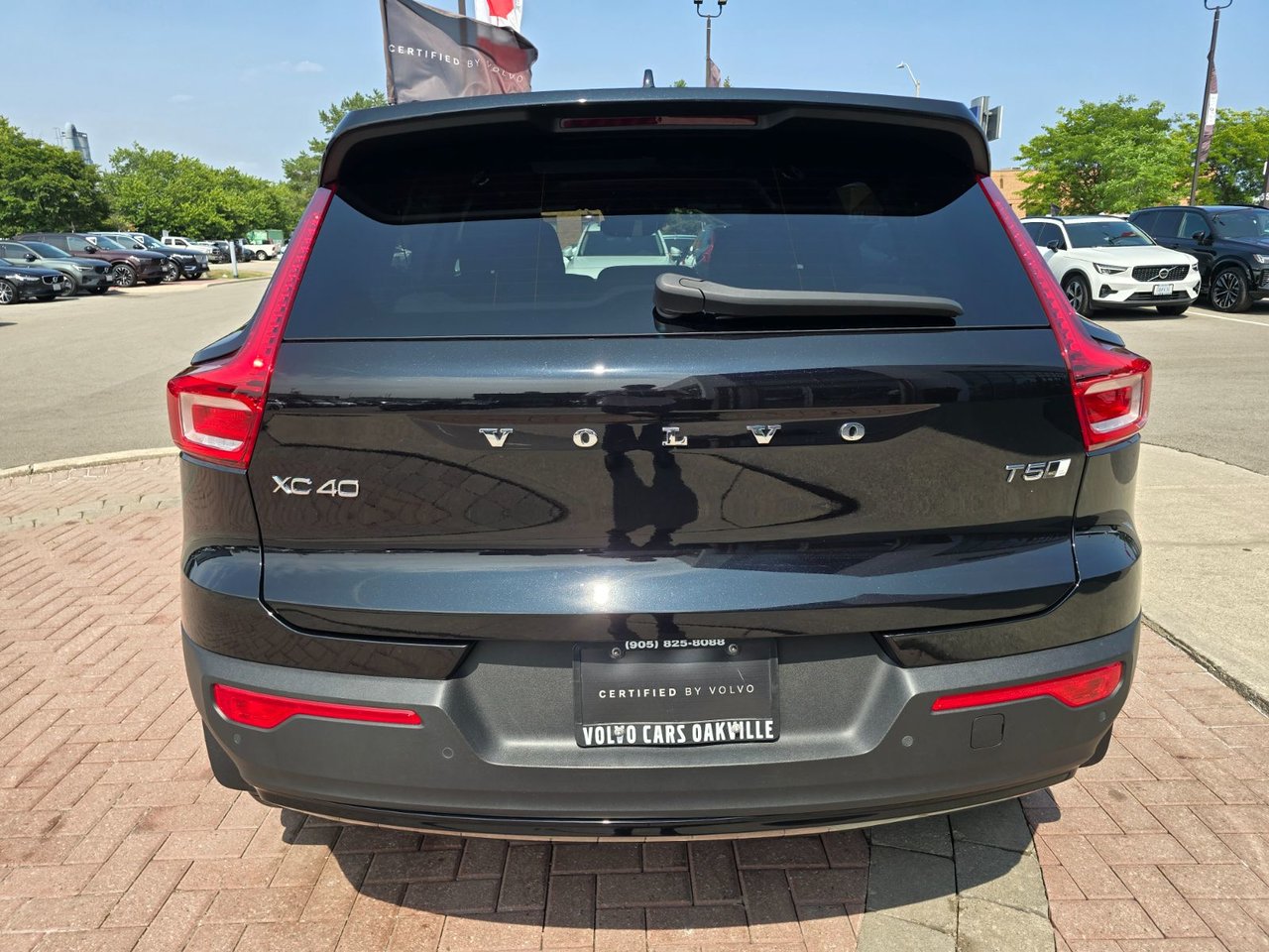 2022 Volvo XC40 R-DESIGN-13