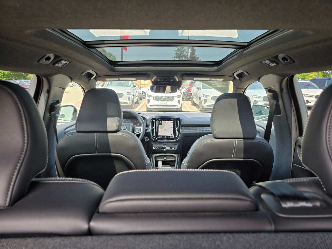 2022 Volvo XC40 R-DESIGN-6
