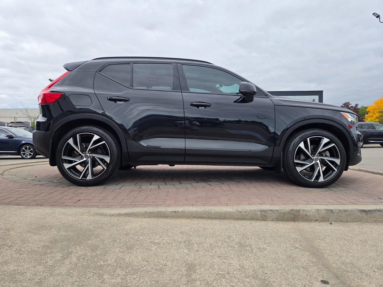2022 Volvo XC40 R-DESIGN-15
