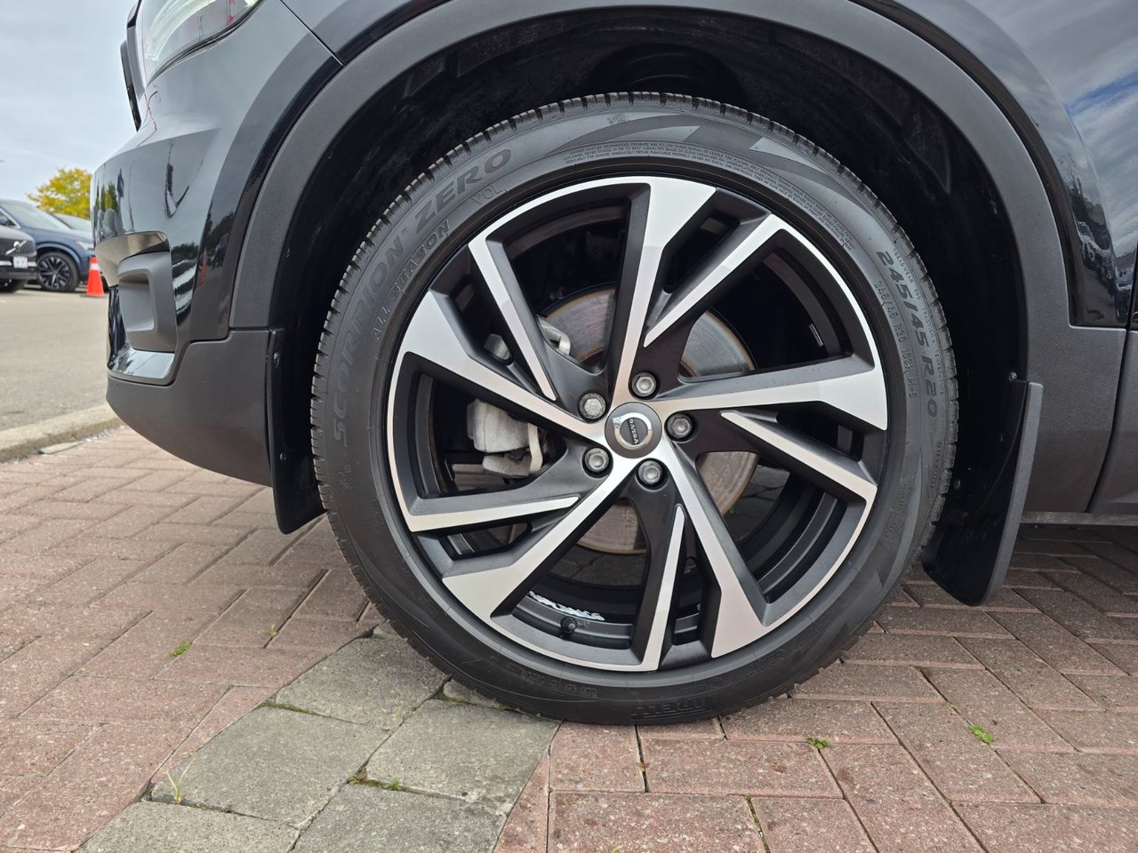 2022 Volvo XC40 R-DESIGN-7