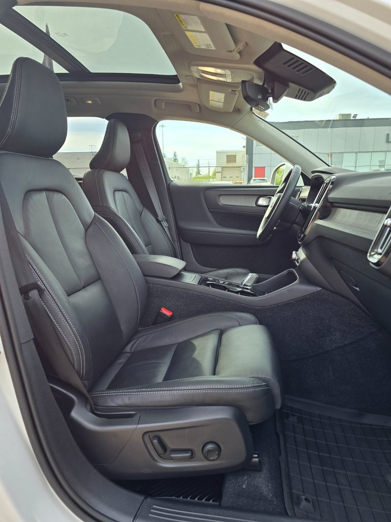 2023 Volvo XC40 PLUS BRIGHT THEME-23
