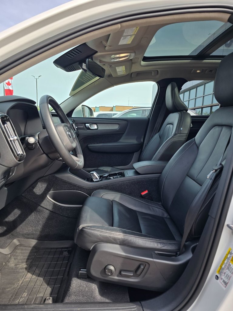 2023 Volvo XC40 PLUS BRIGHT THEME-24