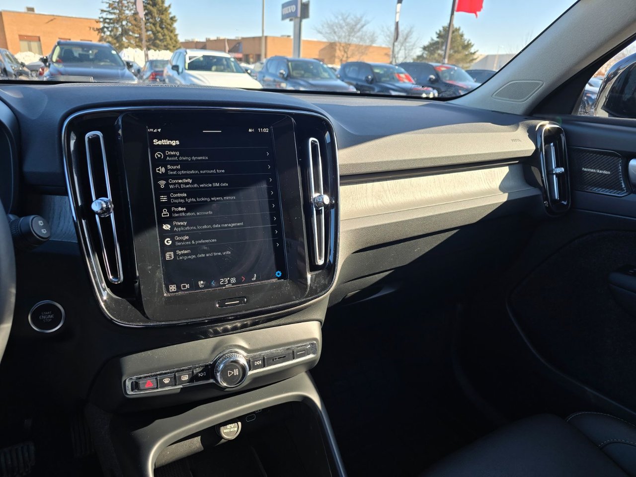 2024 Volvo XC40 ULTIMATE DARK THEME-28