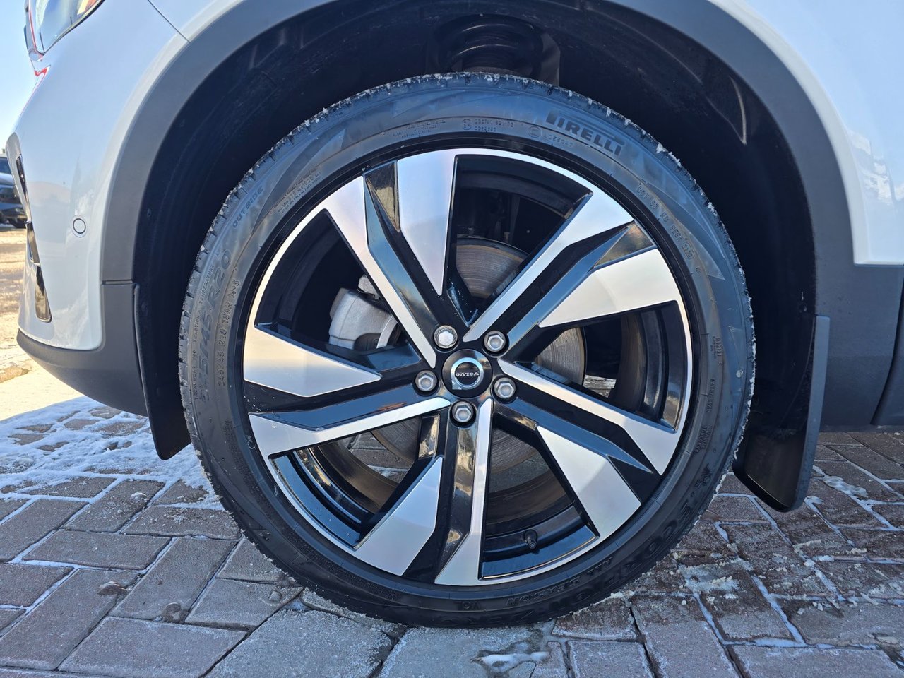 2024 Volvo XC40 ULTIMATE DARK THEME-7