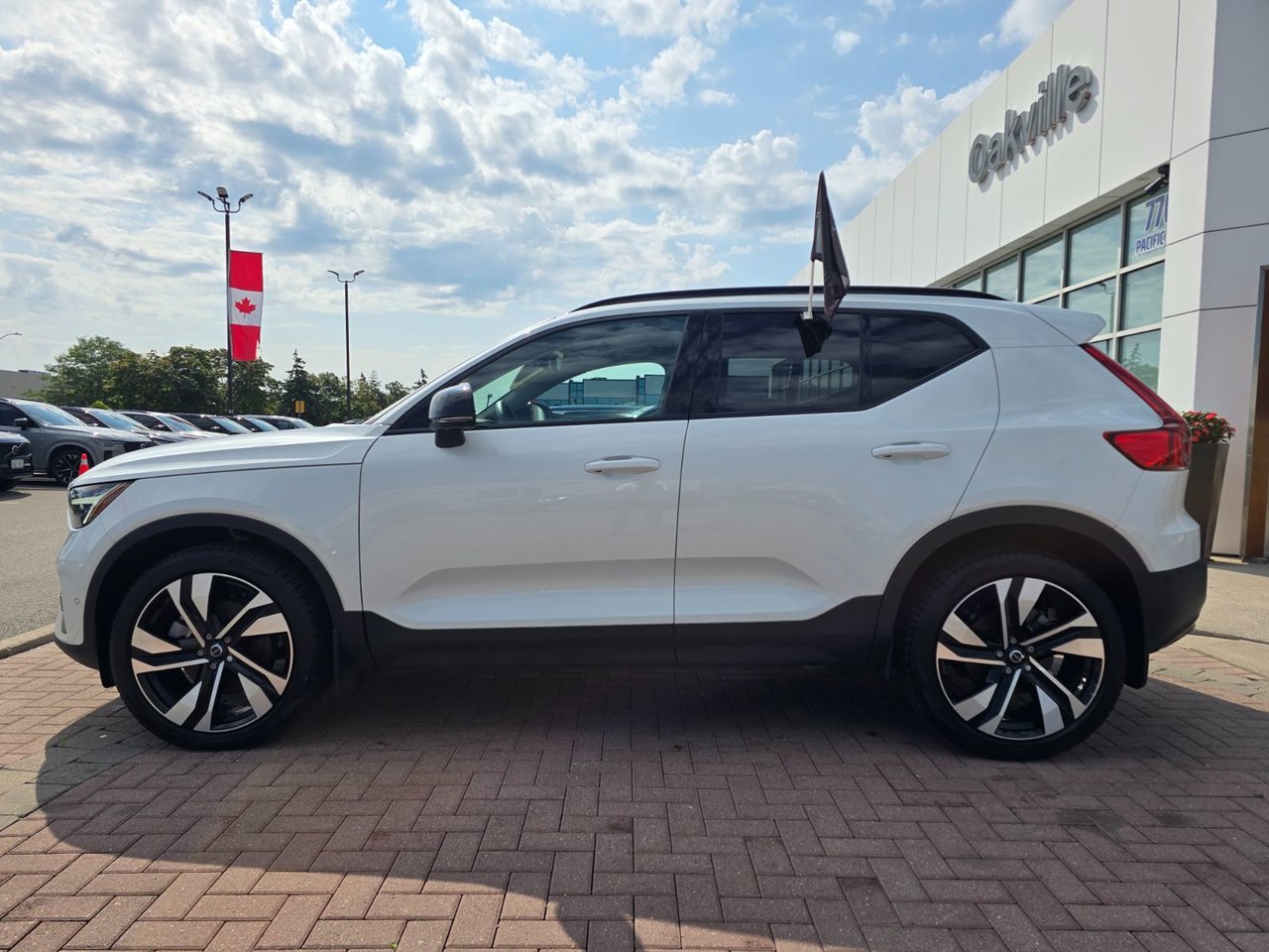 2024 Volvo XC40 ULTIMATE DARK THEME-9