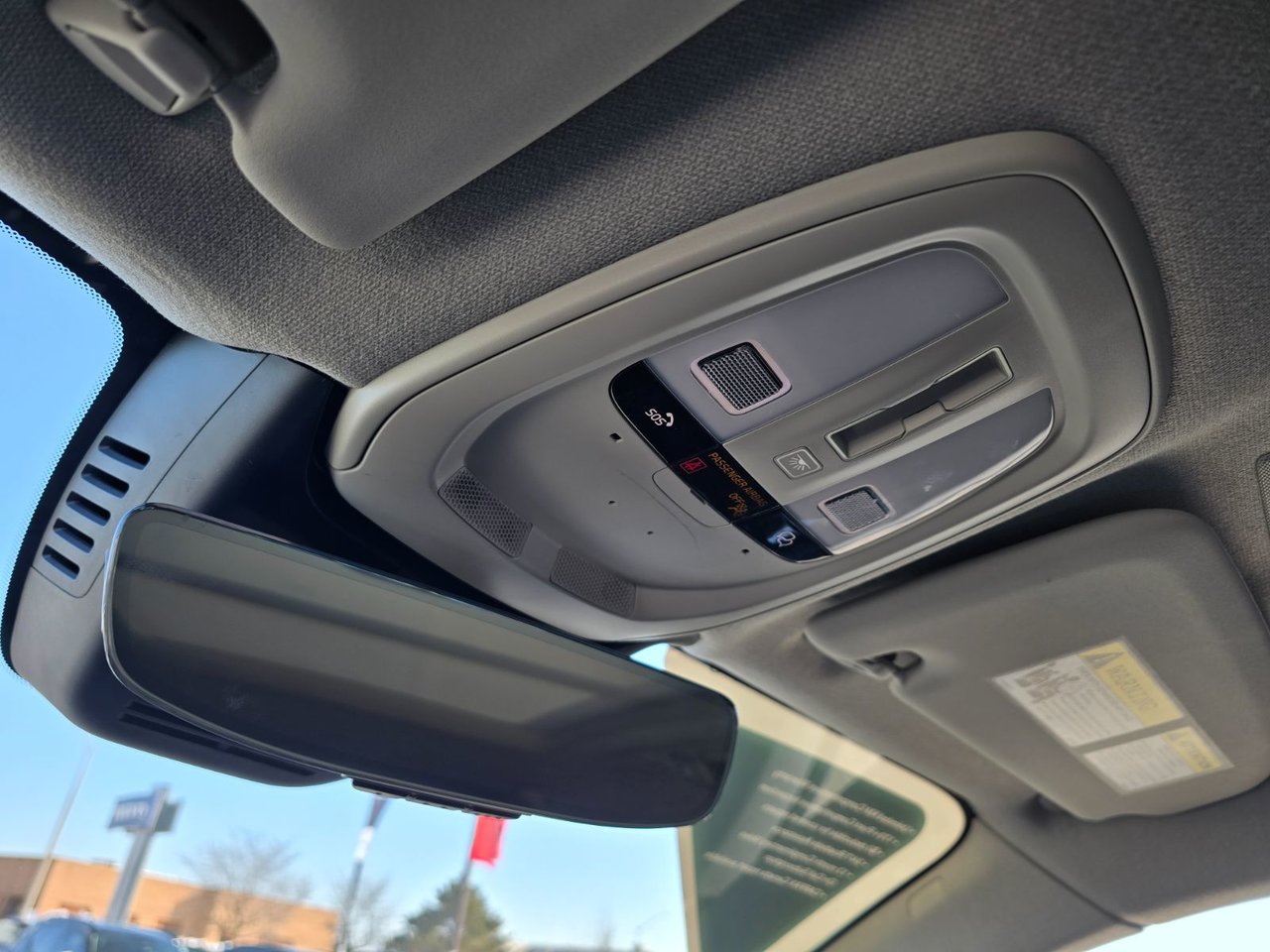 2024 Volvo XC40 ULTIMATE DARK THEME-25