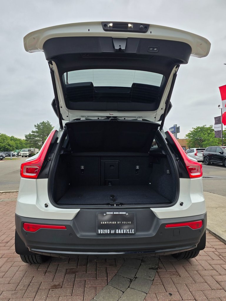 2024 Volvo XC40 PLUS DARK THEME-15
