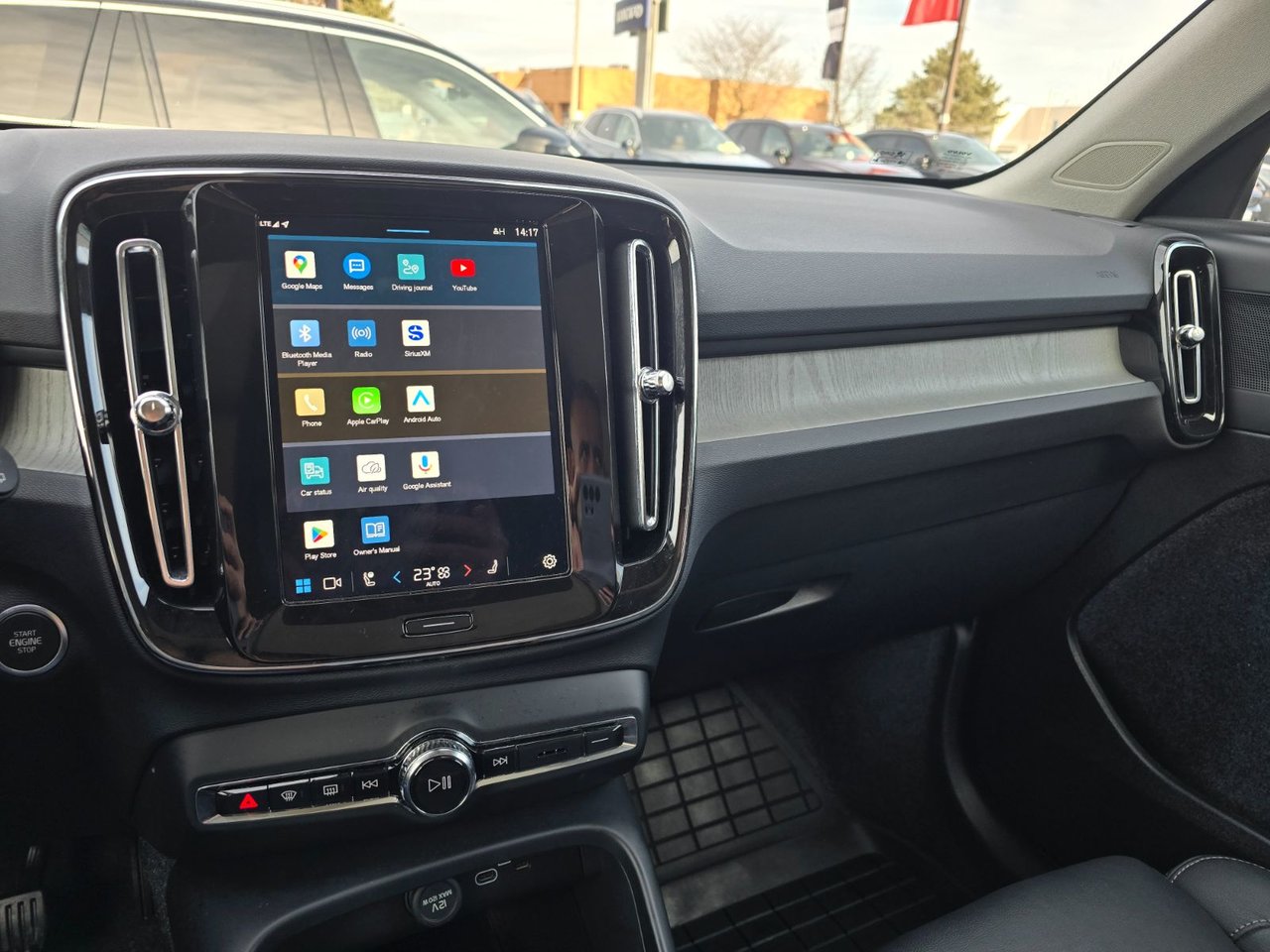 2025 Volvo XC40 PLUS DARK THEME-28