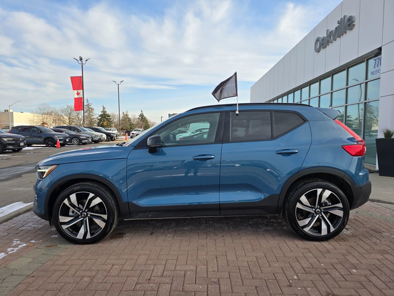 2025 Volvo XC40 PLUS DARK THEME-9