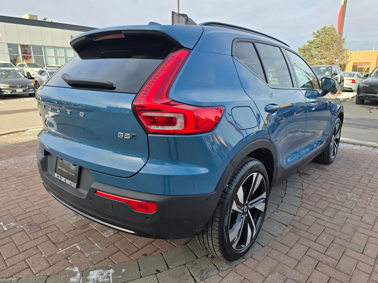 2025 Volvo XC40 PLUS DARK THEME-14