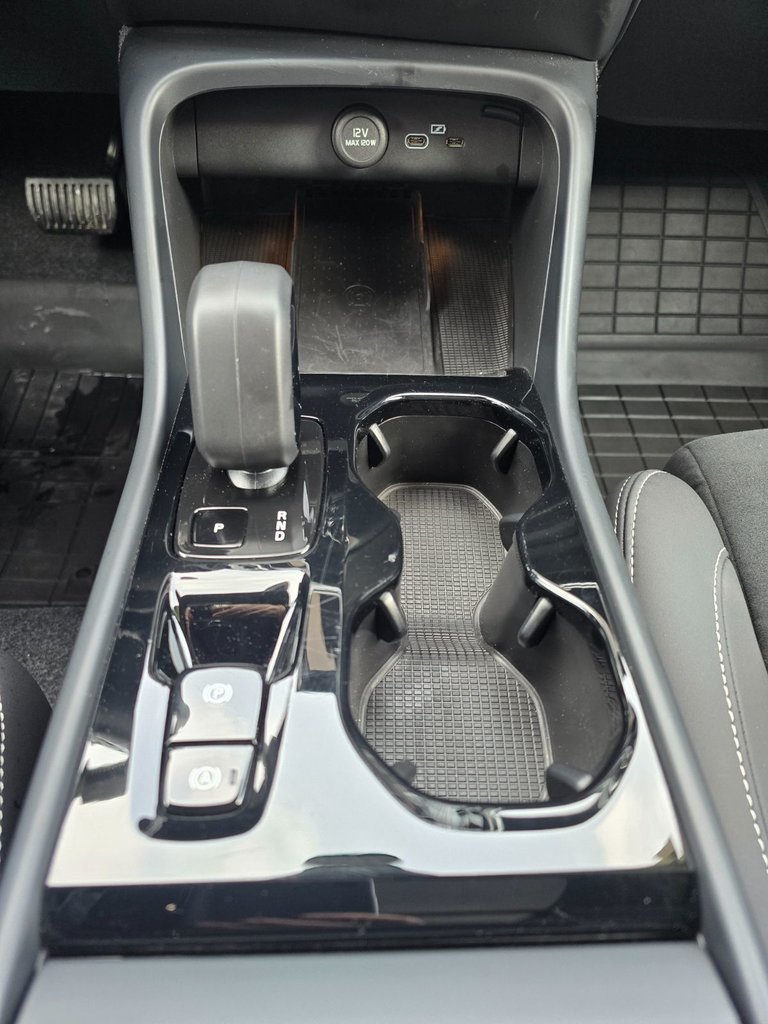2025 Volvo XC40 PLUS DARK THEME-28