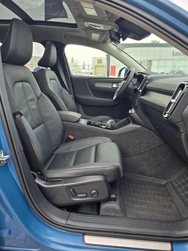 2025 Volvo XC40 PLUS BRIGHT THEME-22