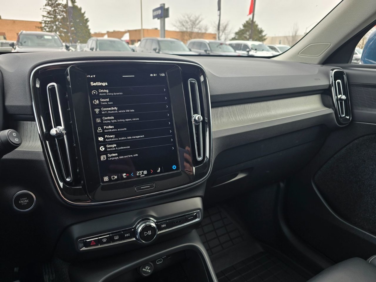 2025 Volvo XC40 PLUS BRIGHT THEME-27