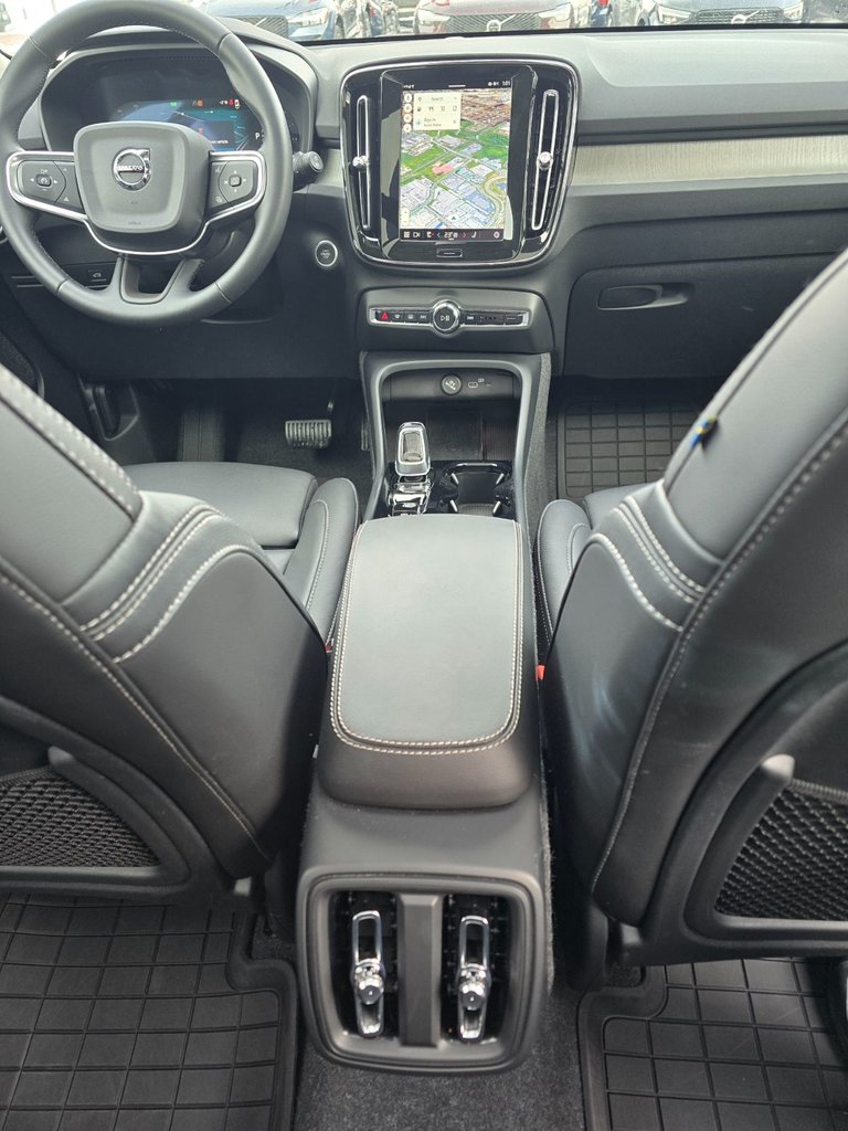 2025 Volvo XC40 PLUS BRIGHT THEME-21