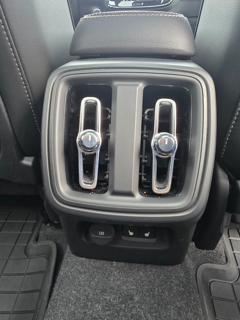 2025 Volvo XC40 PLUS BRIGHT THEME-20