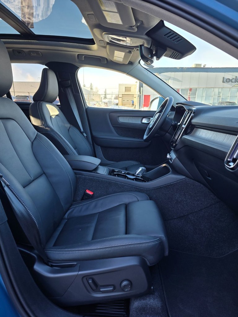 2025 Volvo XC40 PLUS BRIGHT THEME-23