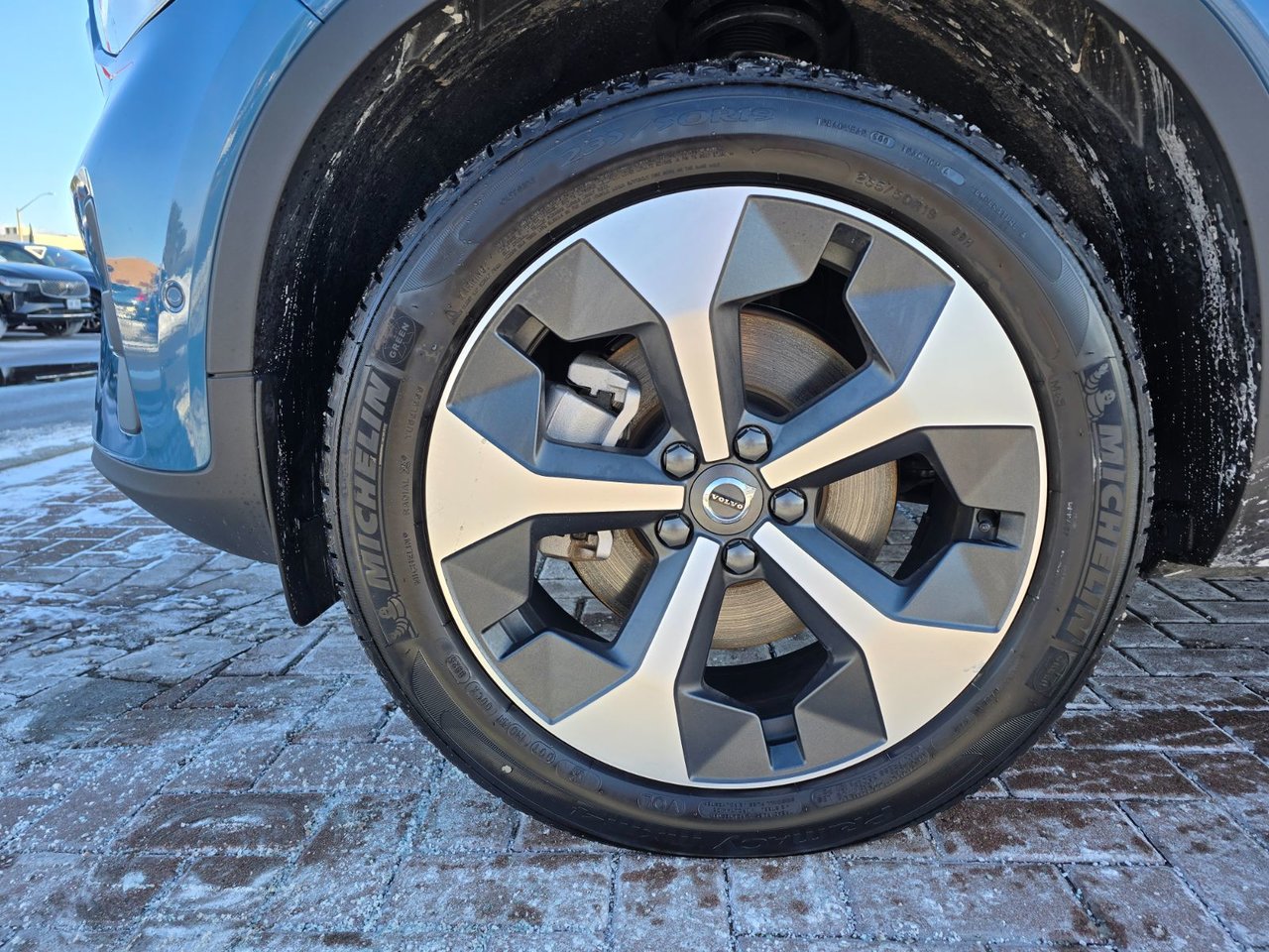 2025 Volvo XC40 PLUS BRIGHT THEME-7