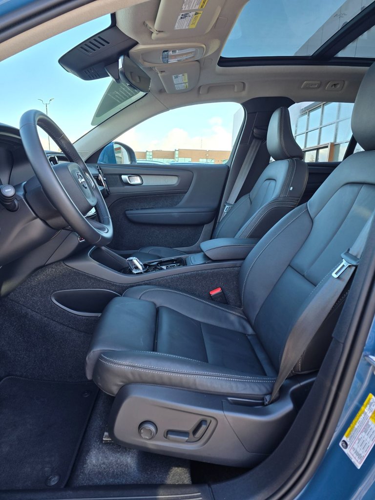 2025 Volvo XC40 PLUS BRIGHT THEME-24