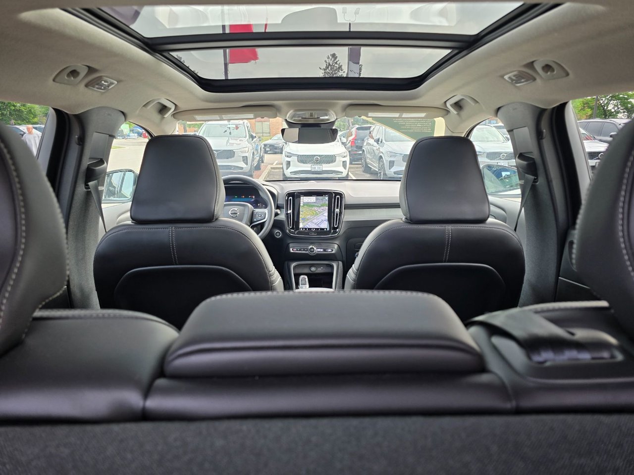 2025 Volvo XC40 PLUS DARK THEME-6