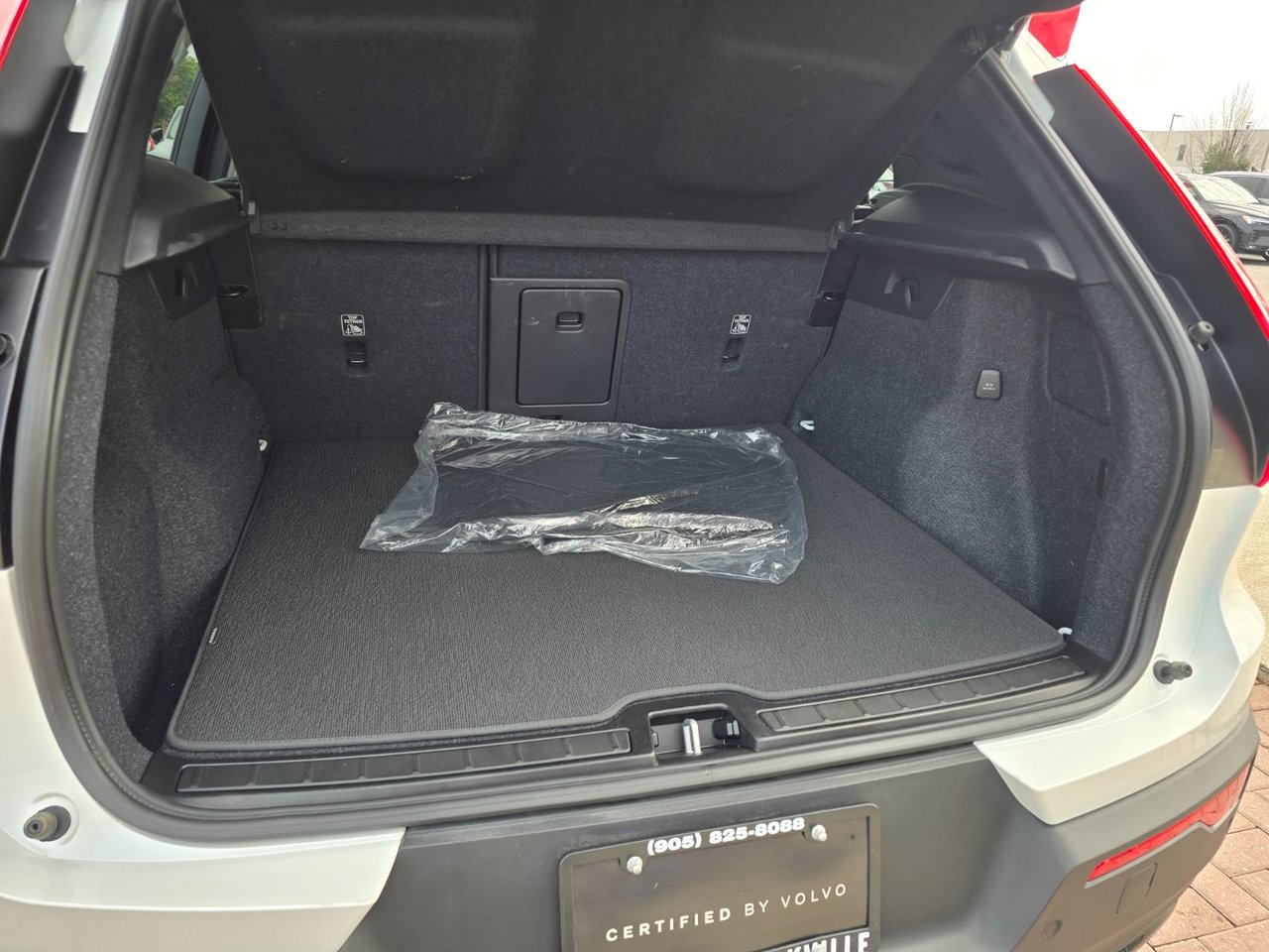 2025 Volvo XC40 PLUS DARK THEME-15