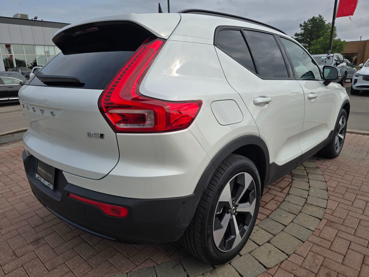 2025 Volvo XC40 PLUS DARK THEME-14
